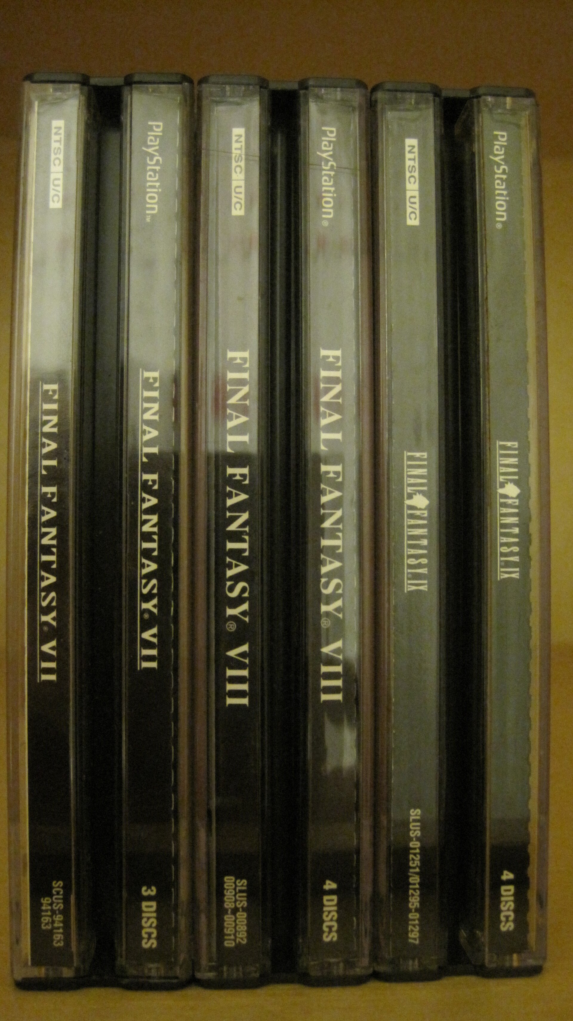Caixas de Final Fantasy VII, VIII e IX para PlayStation